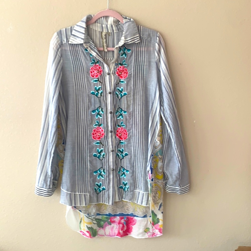 Aratta blouse with beautiful detail
